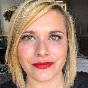 Meet your Posher, Dannielle